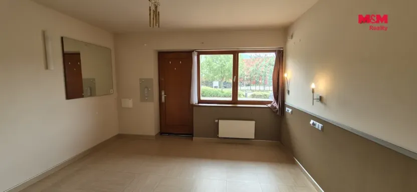 Prodej bytu 1+kk, Králův Dvůr - Počaply, Pod Dálnicí, 24 m2