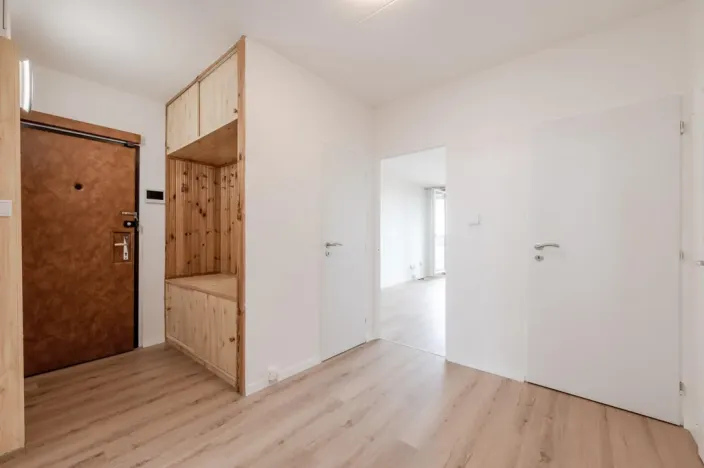 Pronájem bytu 3+1, Praha - Kobylisy, Chotovická, 83 m2