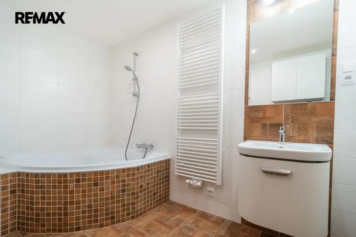 Pronájem bytu 2+kk, Praha, U starého mlýna, 53 m2