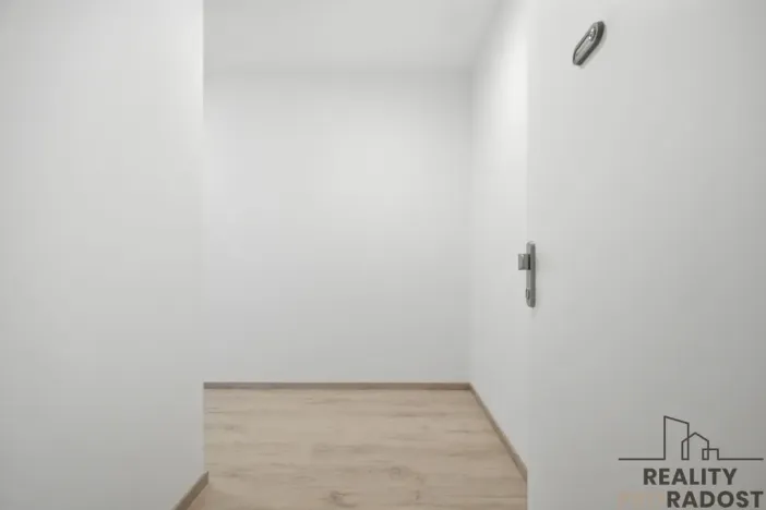 Pronájem bytu 2+kk, Pardubice, U Sportovní školy, 52 m2