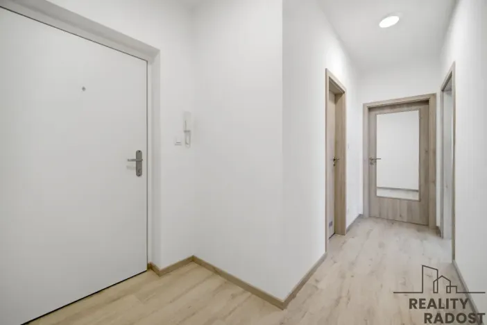 Pronájem bytu 2+kk, Pardubice, U Sportovní školy, 52 m2