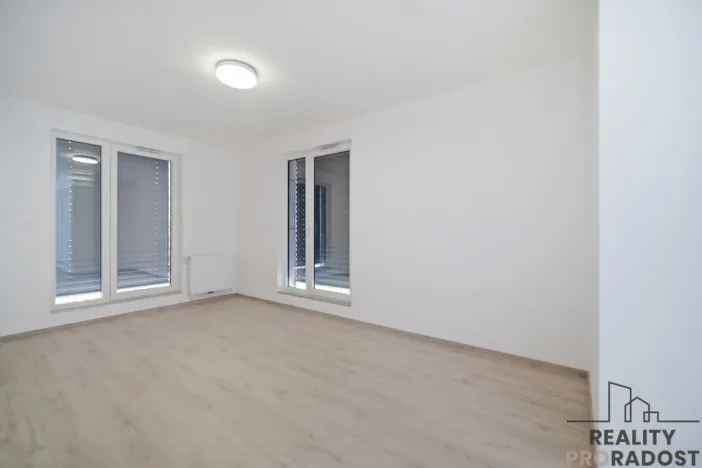 Pronájem bytu 2+kk, Pardubice, U Sportovní školy, 52 m2