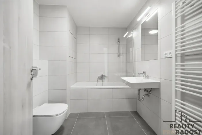 Pronájem bytu 2+kk, Pardubice, U Sportovní školy, 52 m2