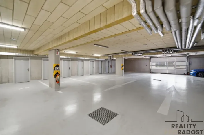 Pronájem bytu 2+kk, Pardubice, U Sportovní školy, 52 m2