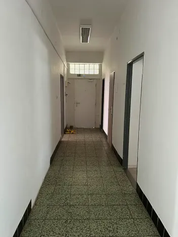 Pronájem kanceláře, Znojmo, Dobšická, 150 m2