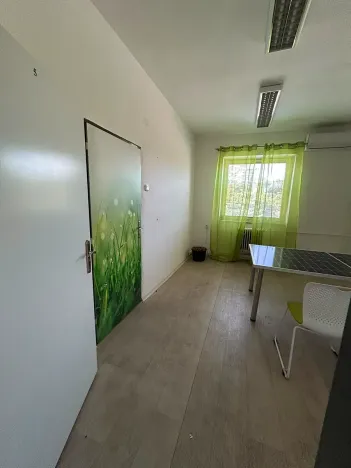 Pronájem kanceláře, Znojmo, Dobšická, 150 m2