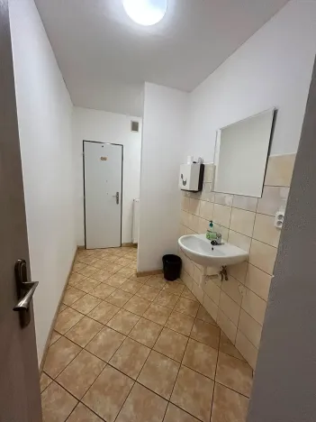 Pronájem kanceláře, Znojmo, Dobšická, 150 m2