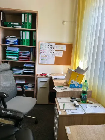 Pronájem kanceláře, Znojmo, Dobšická, 150 m2