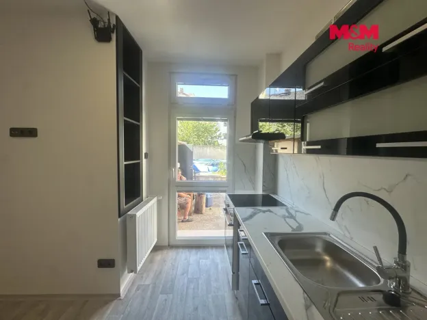Pronájem bytu 2+kk, Chomutov, Rooseveltova, 33 m2