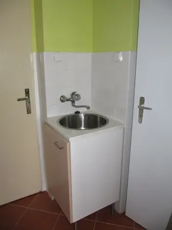 Pronájem bytu 1+kk, Brno, Kneslova, 21 m2