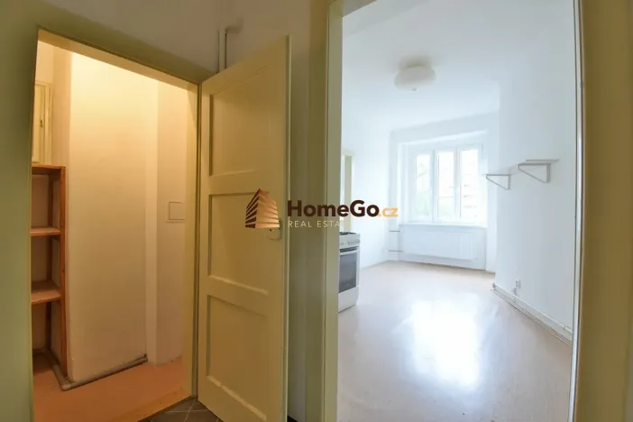 Pronájem bytu 2+kk, Praha - Nusle, Žateckých, 49 m2