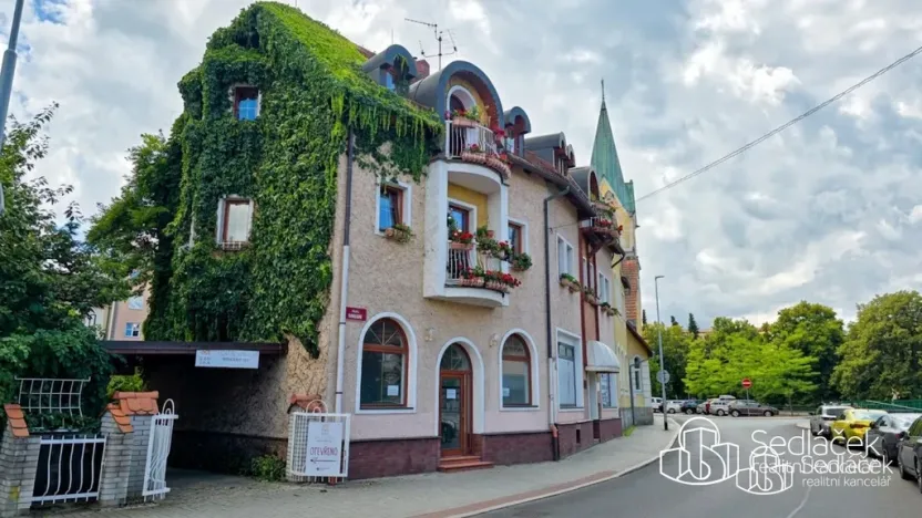 Pronájem obchodního prostoru, Sokolov, nábřeží Petra Bezruče, 31 m2