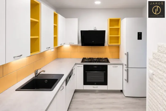 Pronájem bytu 2+1, Praha - Vršovice, Tádžická, 60 m2