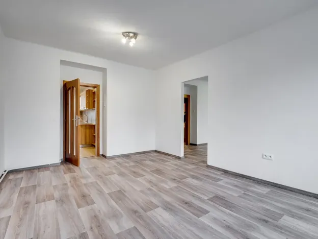Pronájem bytu 2+1, Pardubice - Zelené Předměstí, Zborovské náměstí, 72 m2