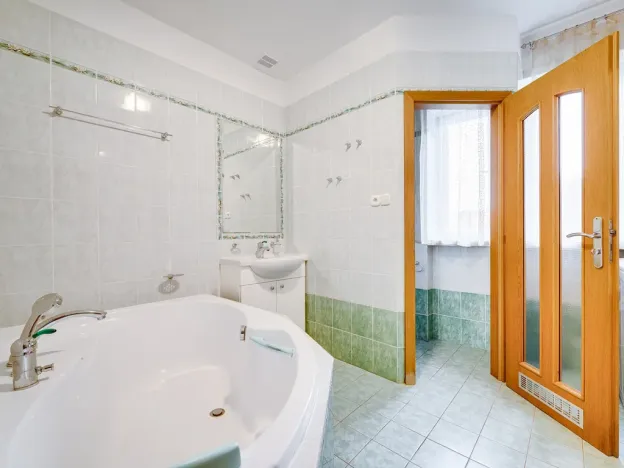 Pronájem bytu 2+1, Pardubice - Zelené Předměstí, Zborovské náměstí, 72 m2