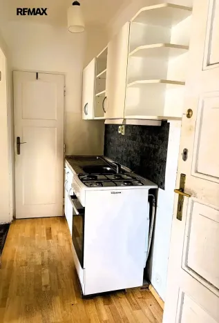 Pronájem bytu 1+1, Praha - Dejvice, Vilímovská, 32 m2