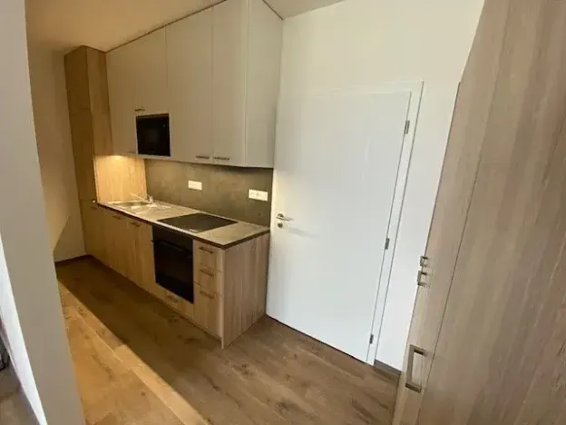 Pronájem bytu 1+kk, Jihlava, Okružní, 28 m2