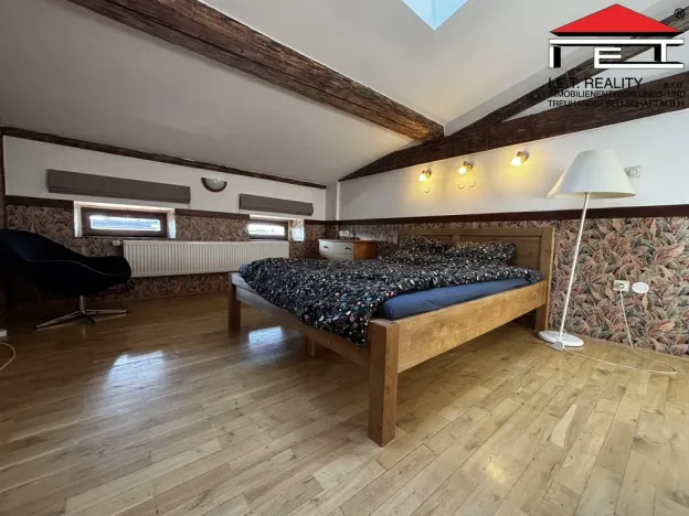 Pronájem bytu 3+1, Frýdek-Místek, Zámecké nám., 85 m2
