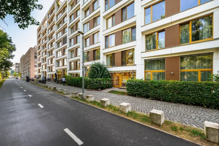 Pronájem bytu 3+kk, Praha - Karlín, Za Karlínským přístavem, 93 m2