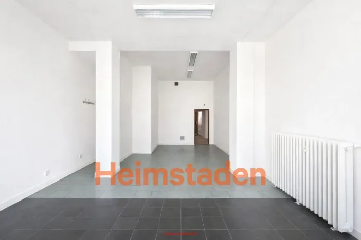 Pronájem obchodního prostoru, Karviná - Nové Město, nám. Budovatelů, 77 m2
