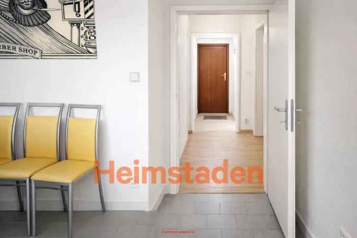 Pronájem obchodního prostoru, Karviná - Nové Město, nám. Budovatelů, 77 m2