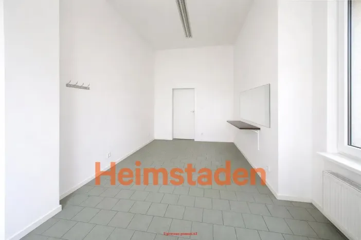 Pronájem obchodního prostoru, Karviná - Nové Město, nám. Budovatelů, 77 m2