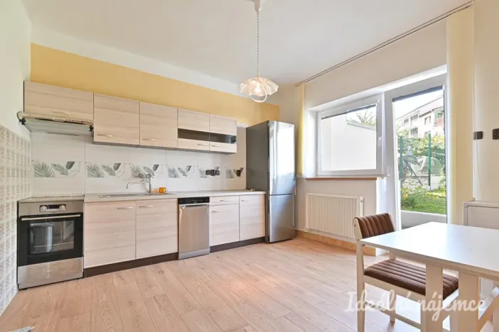 Pronájem bytu 3+1, Brno, Stromovka, 180 m2