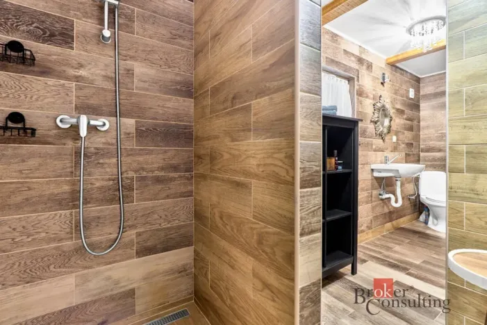 Prodej rodinného domu, Libá, 228 m2