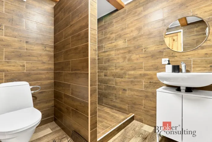 Prodej rodinného domu, Libá, 228 m2
