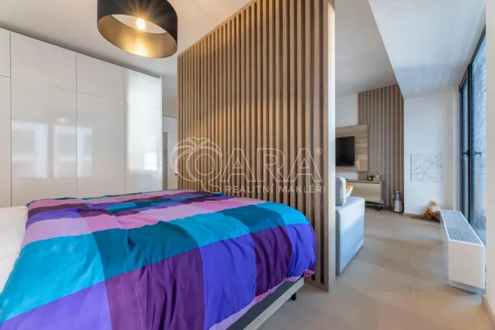 Pronájem bytu 1+kk, Praha - Holešovice, V háji, 44 m2