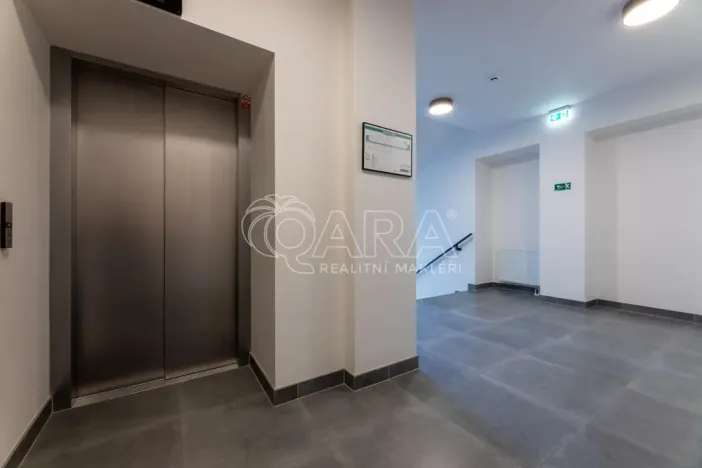 Pronájem bytu 1+kk, Praha - Holešovice, V háji, 44 m2