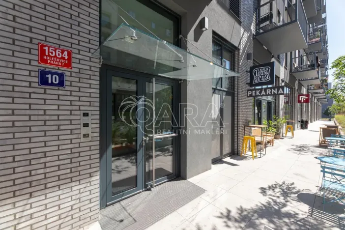 Pronájem bytu 1+kk, Praha - Holešovice, V háji, 44 m2