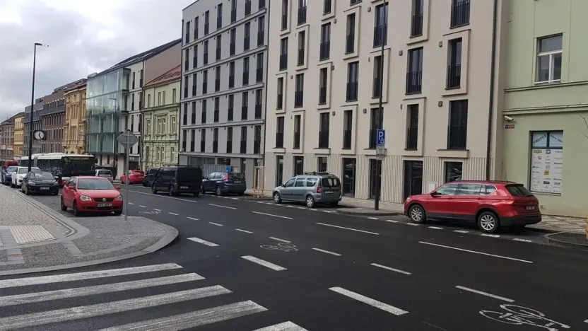 Pronájem garážového stání, Praha - Žižkov, Hartigova, 10 m2