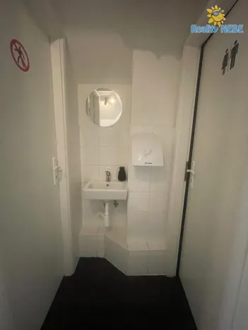 Pronájem obchodního prostoru, Praha - Nové Město, Dlážděná, 90 m2