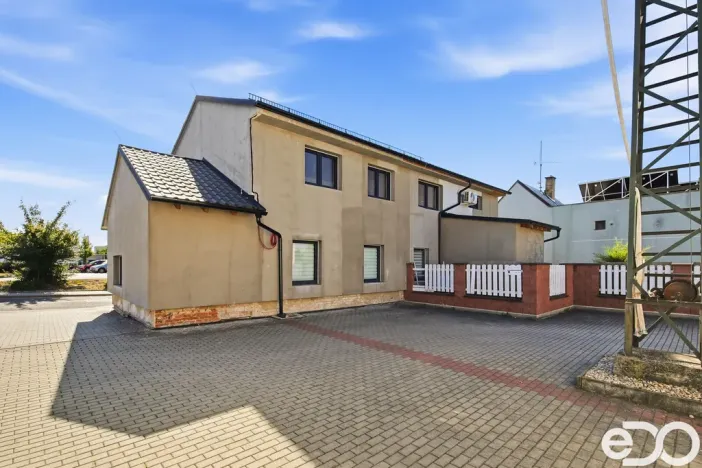 Prodej rodinného domu, Dobrovice, Husova ulice, 213 m2