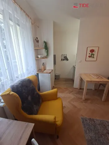 Pronájem bytu 1+kk, Praha - Břevnov, Nad Kajetánkou, 26 m2