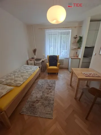 Pronájem bytu 1+kk, Praha - Břevnov, Nad Kajetánkou, 26 m2