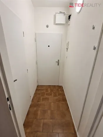 Pronájem bytu 1+kk, Praha - Břevnov, Nad Kajetánkou, 26 m2