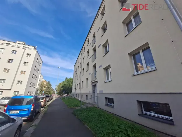 Pronájem bytu 1+kk, Praha - Břevnov, Nad Kajetánkou, 26 m2