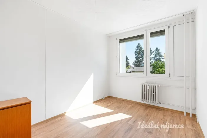 Pronájem bytu 2+kk, Praha, Novodvorská, 39 m2