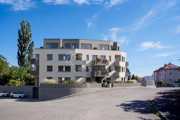 Prodej bytu 1+kk, Praha - Modřany, Okružní, 41 m2