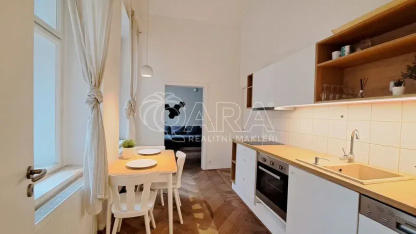 Pronájem bytu 2+1, Praha - Nové Město, Hybernská, 54 m2