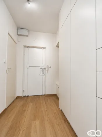 Pronájem bytu 2+kk, Praha, Troilova, 53 m2