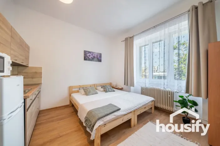 Pronájem bytu 1+kk, Znojmo, Vídeňská třída, 18 m2