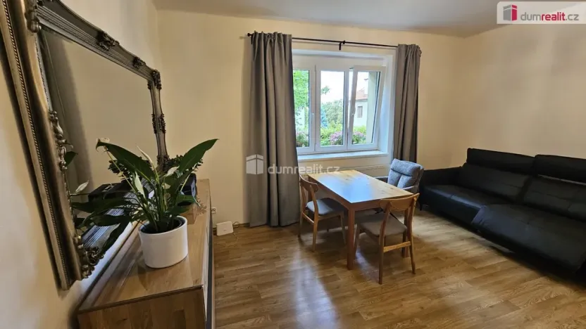 Pronájem bytu 2+kk, Praha - Libeň, Na stráži, 37 m2