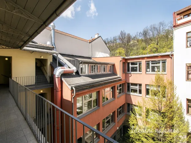 Pronájem bytu 1+1, Praha - Žižkov, Husitská, 35 m2