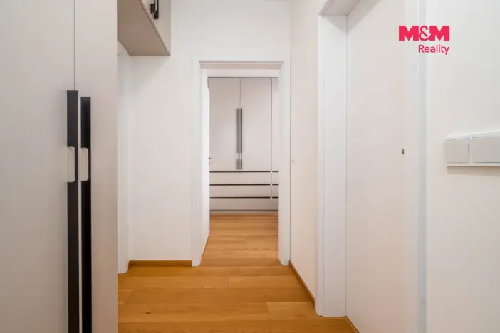 Prodej bytu 2+kk, Hradec Králové - Pražské Předměstí, Gočárova třída, 48 m2