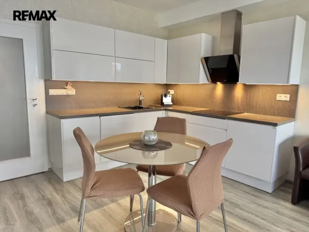 Prodej bytu 2+kk, Praha - Vysočany, Modrého, 61 m2