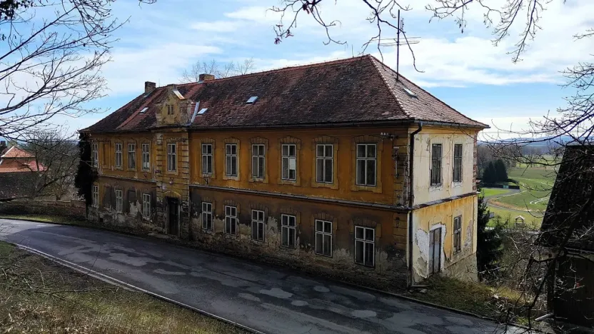 Prodej ubytování, Štěkeň, U Zámku, 1014 m2