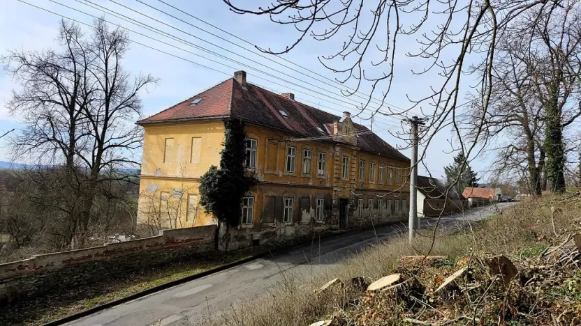 Prodej ubytování, Štěkeň, U Zámku, 1014 m2